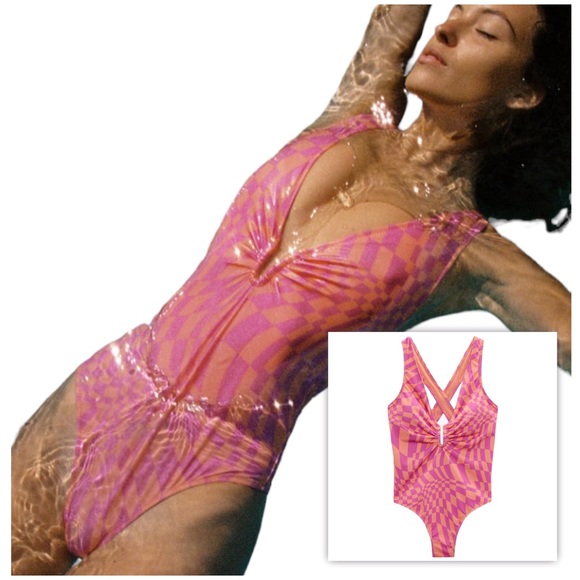 Zara Other - Zara V Neck Geometric Print Swimsuit